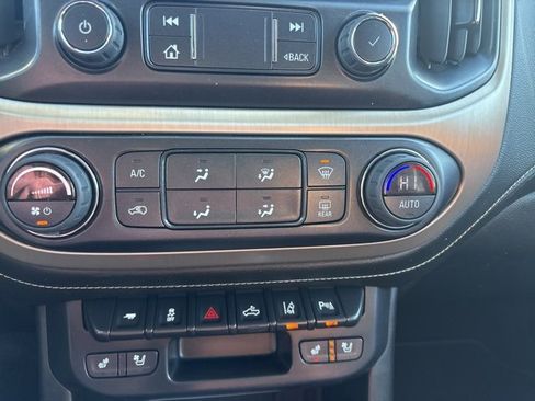 Used 2022 GMC Canyon Denali image 22