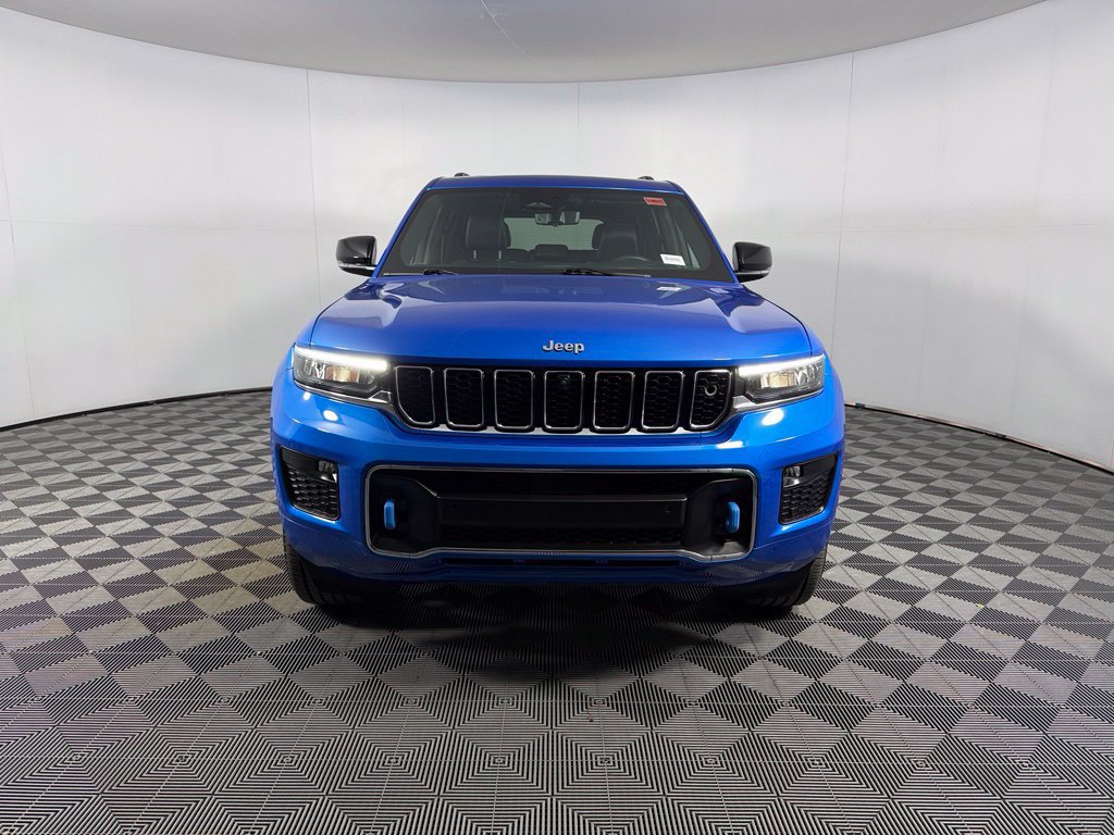 Used 2024 Jeep Grand Cherokee Overland w/ Advanced Protech Group III AWD/4WD image 4