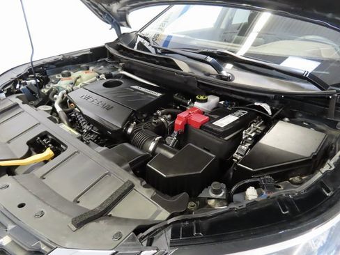 Used 2023 Nissan Rogue S image 36