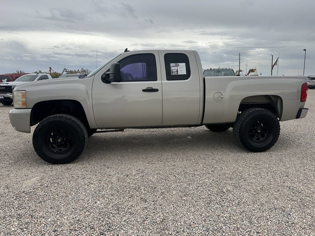 Used 2007 Chevrolet Silverado 1500 LT w/ 1LT Convenience Package RWD image 4