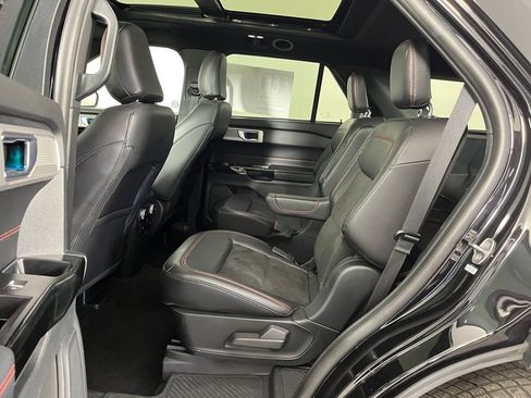 Used 2023 Ford Explorer ST-Line w/ Class IV Trailer Tow Package AWD/4WD image 13