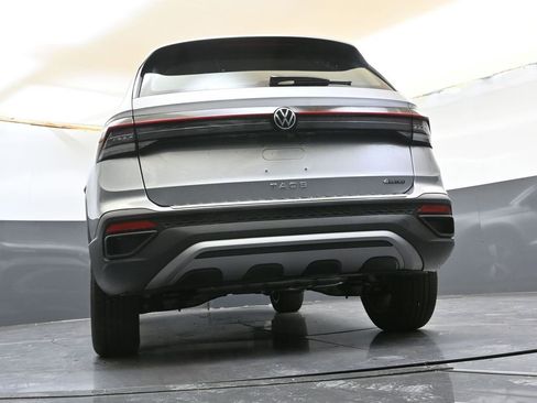 Used 2025 Volkswagen Taos S AWD/4WD image 40
