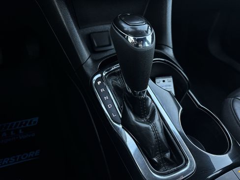 Used 2018 Chevrolet Cruze Premier image 16