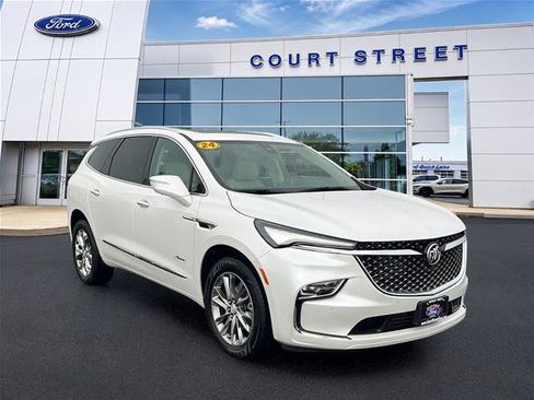 Used 2024 Buick Enclave Avenir w/ Avenir Technology Package AWD/4WD image 3