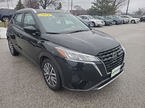 Used 2021 Nissan Kicks SV image 10