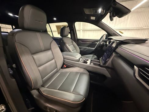 Used 2024 GMC Acadia AT4 w/ Luxury Package AWD/4WD image 25