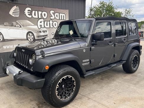 Used 2017 Jeep Wrangler Unlimited Sport w/ Quick Order Package 24S AWD/4WD image 2