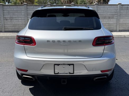 Certified 2018 Porsche Macan AWD/4WD image 11