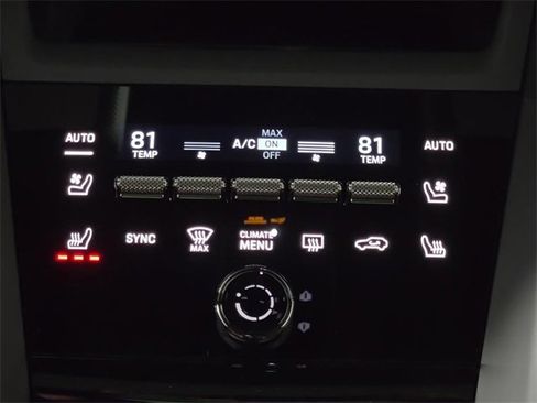 Certified 2025 Porsche Macan 4S Electric image 23