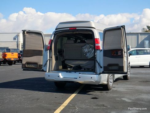 Used 2021 Chevrolet Express 2500 LS w/ Enhanced Convenience Package image 23