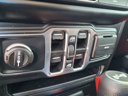 Used 2021 Jeep Wrangler Unlimited Sahara AWD/4WD image 14