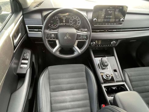 Used 2024 Mitsubishi Outlander SE AWD/4WD image 6