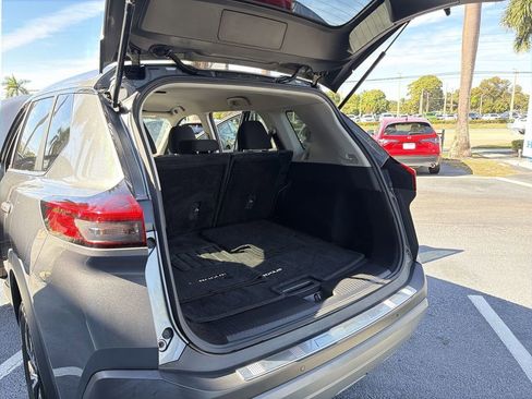 Used 2023 Nissan Rogue SV image 36