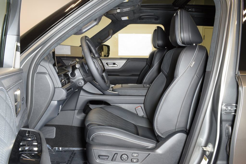 New 2026 INFINITI QX80 Autograph w/ Premium Cargo Package AWD/4WD image 12