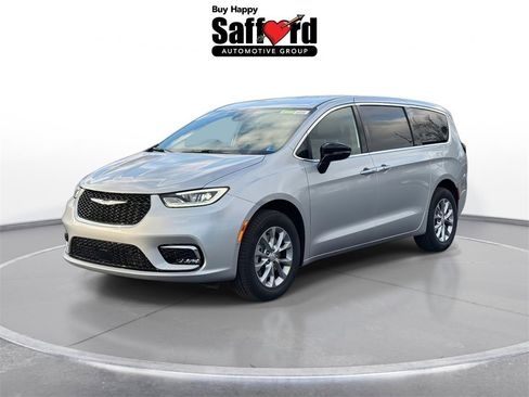 New 2026 Chrysler Pacifica Select image 1