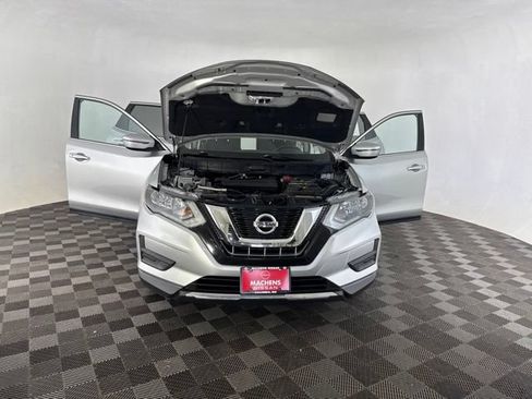 Used 2017 Nissan Rogue SV AWD/4WD image 11