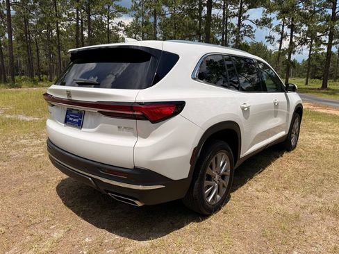 Used 2026 Buick Enclave Preferred FWD image 5