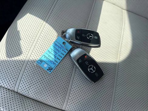 Used 2020 Mercedes-Benz GLS 450 4MATIC image 25