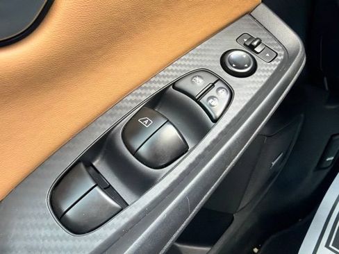 Used 2025 Nissan Sentra SV w/ SV Premium Package FWD image 22