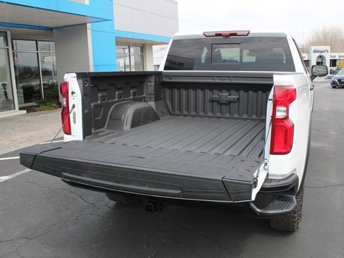 New 2026 Chevrolet Silverado 1500 ZR2 AWD/4WD image 18