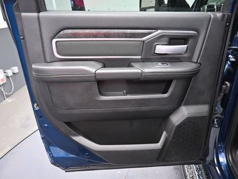 Used 2024 RAM 2500 Big Horn w/ Sport Appearance Package AWD/4WD image 15