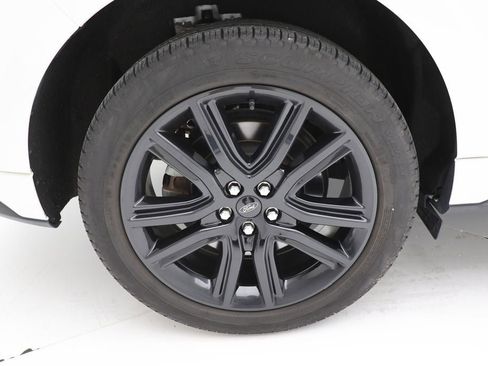 Used 2022 Ford Edge ST-Line image 9