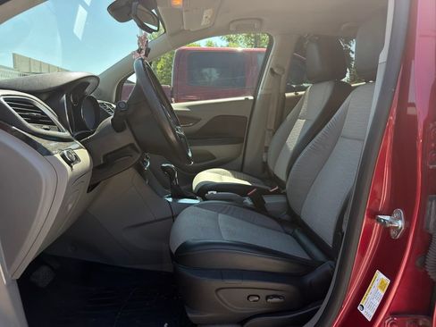 Used 2016 Buick Encore Convenience FWD image 2