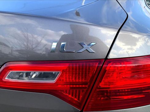 Used 2013 Acura ILX w/ Premium Package image 11