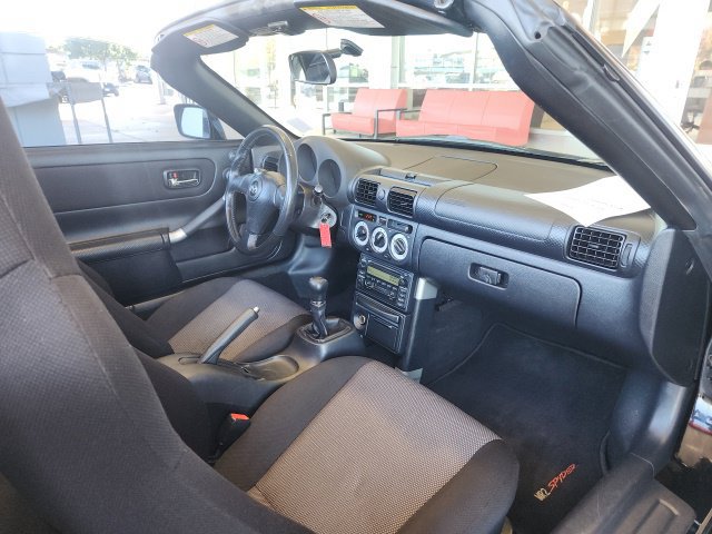 Used 2000 Toyota MR2 RWD image 24