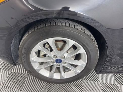 Used 2019 Ford Fusion SE image 9