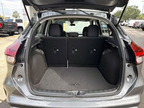 Used 2024 Nissan Kicks SV FWD image 13