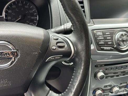 Used 2019 Nissan Pathfinder SL AWD/4WD image 33
