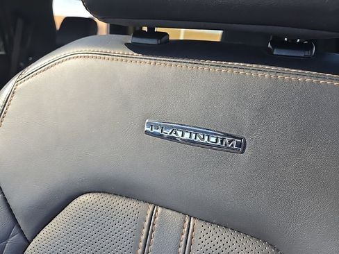 Used 2023 Ford Expedition Platinum image 9