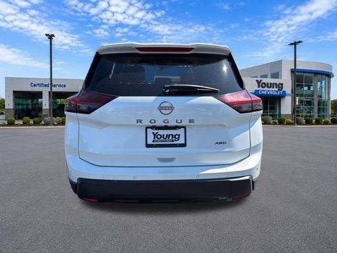 Used 2025 Nissan Rogue SV AWD/4WD image 6