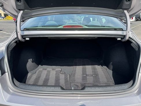 Certified 2023 Hyundai Elantra SEL w/ Convenience Package FWD image 5