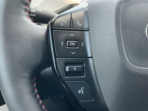 Certified 2024 Toyota Prius Prime Premium FWD image 18