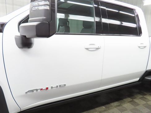 Used 2026 GMC Sierra 2500 AT4 image 51