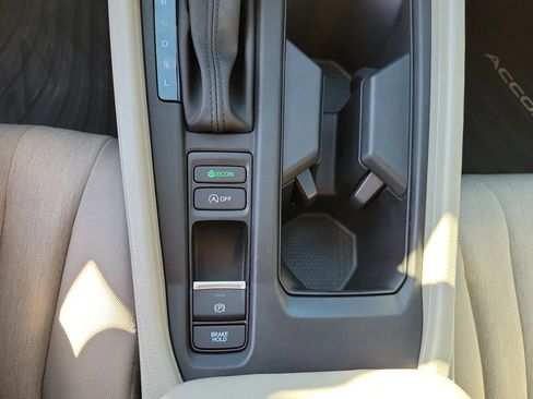 Certified 2025 Honda Accord LX image 32