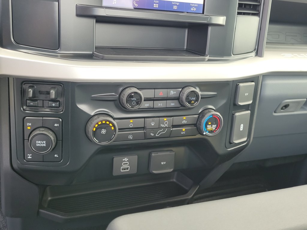 New 2026 Ford F350 XL w/ FX4 Off-Road Package AWD/4WD image 23