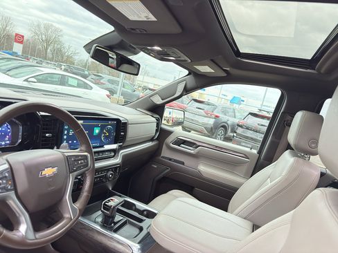 Used 2023 Chevrolet Silverado 1500 LTZ w/ LTZ Premium Package image 28