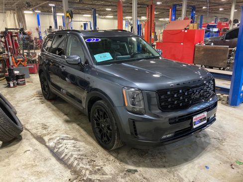 Used 2022 Kia Telluride SX image 3