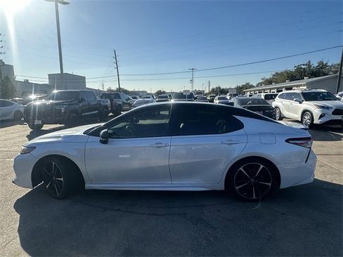 Used 2019 Toyota Camry XSE image 8
