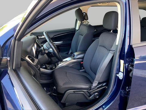 Used 2018 Dodge Journey SXT w/ Connectivity Group FWD image 8