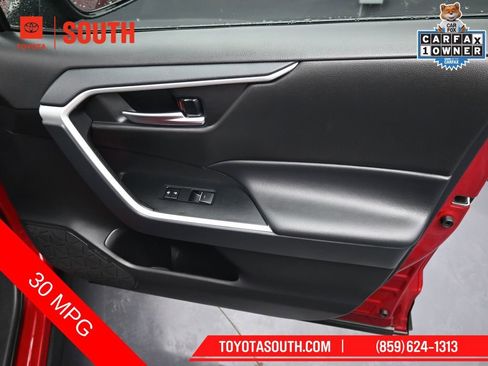 Used 2025 Toyota RAV4 XLE AWD/4WD image 30
