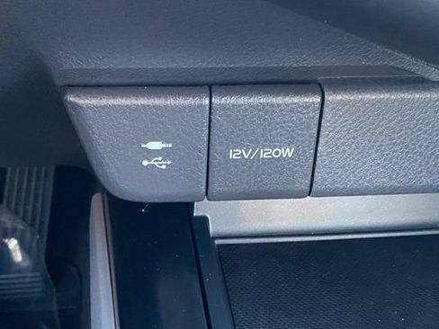 Used 2018 Toyota Camry SE w/ Moonroof Package FWD image 19