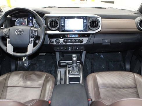 Used 2018 Toyota Tacoma Limited image 28