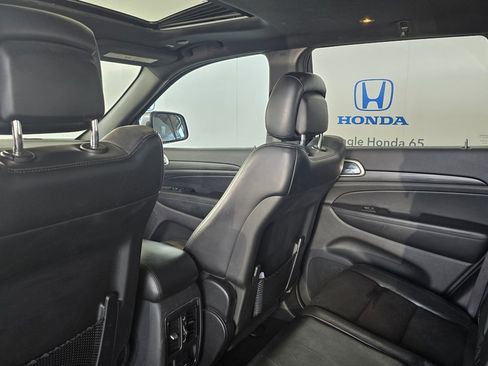 Used 2019 Jeep Grand Cherokee Altitude image 13