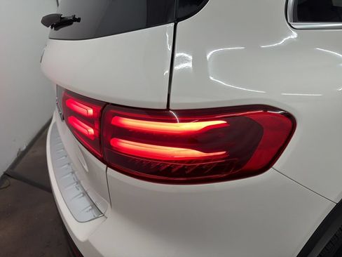 Used 2026 Mercedes-Benz GLB 250 image 11