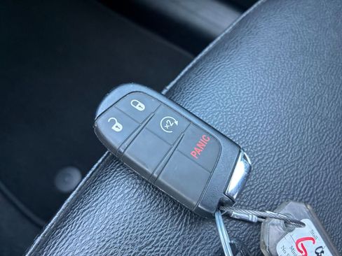 Used 2025 Jeep Compass Limited AWD/4WD image 22