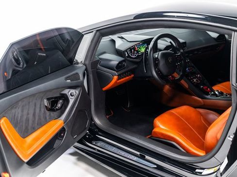 Used 2018 Lamborghini Huracan LP 610-4 AWD/4WD image 84